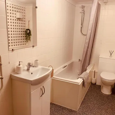 4 Swallowholm * Langthwaite